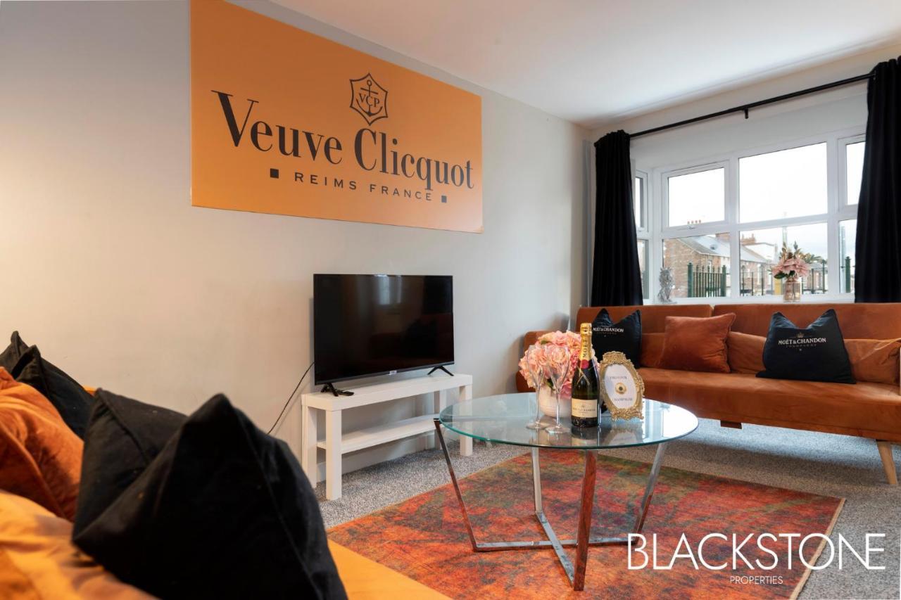 Champagne House - 4 Bed Property Plus 2 Sofa Beds By Bpne ダーリントン エクステリア 写真