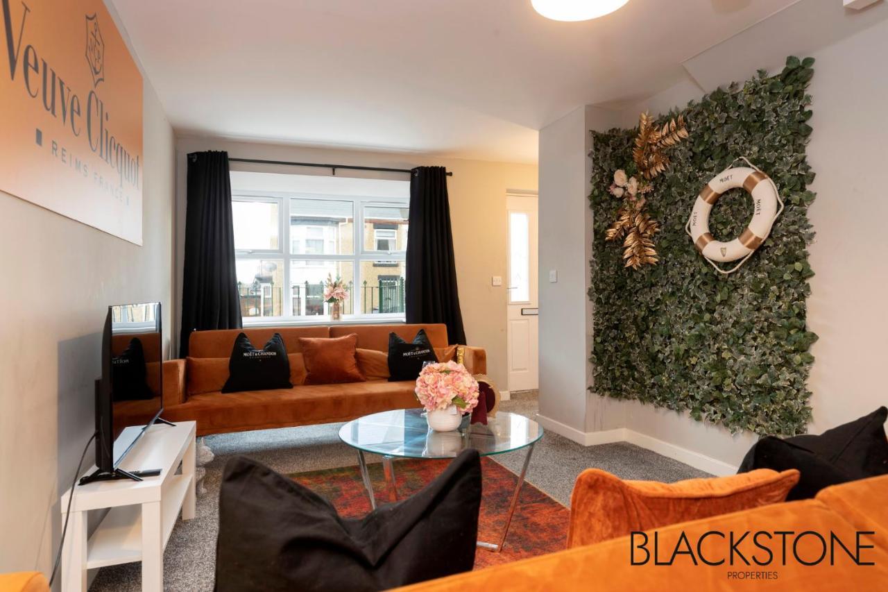 Champagne House - 4 Bed Property Plus 2 Sofa Beds By Bpne ダーリントン エクステリア 写真